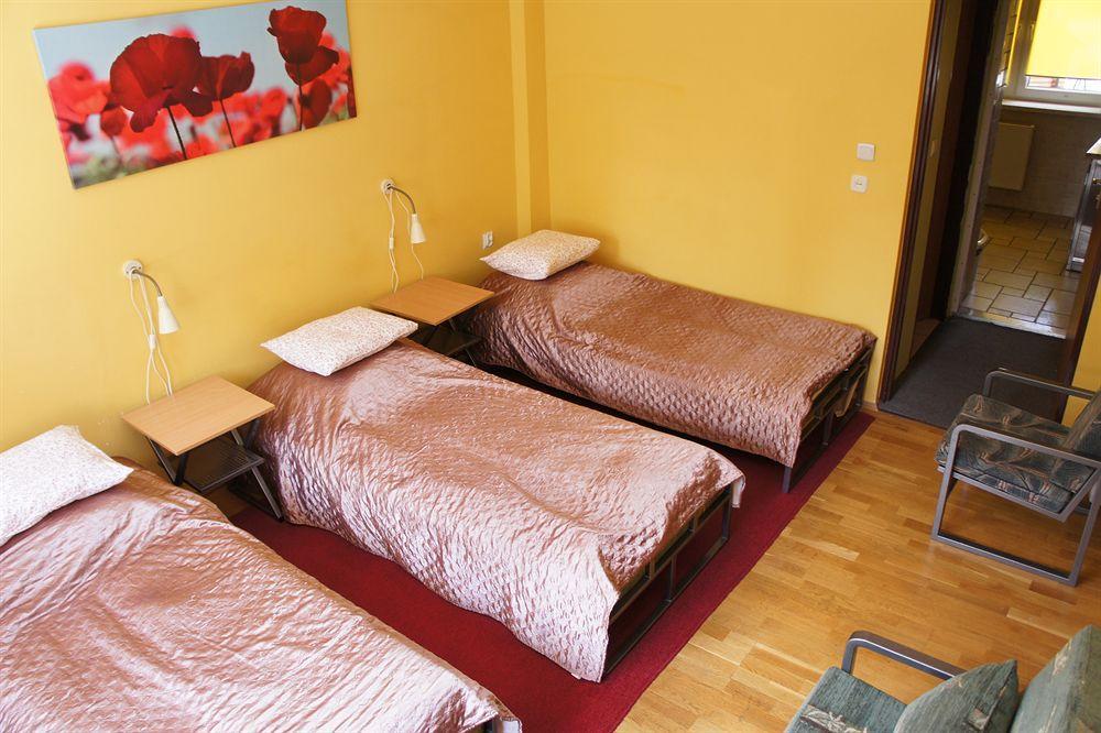 Nest Nocleg Poznań Esterno foto